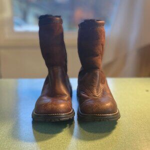 Women's UGG Australia Classic Ugg  Boots, Leather and Suede, Size 7, S/N 5381